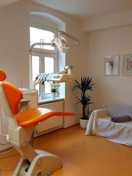 Behandlungsraum beim Zahnarzt in Linz